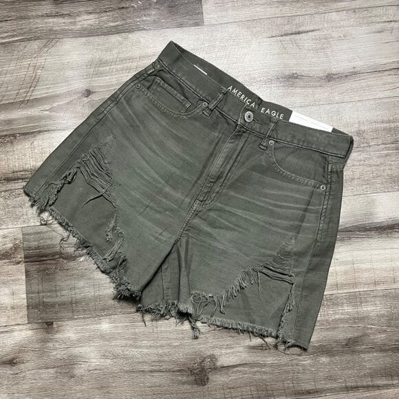 American Eagle Highest Rise Mom Short Distressed Green NWT Women’s Size 6 - Picture 1 of 10